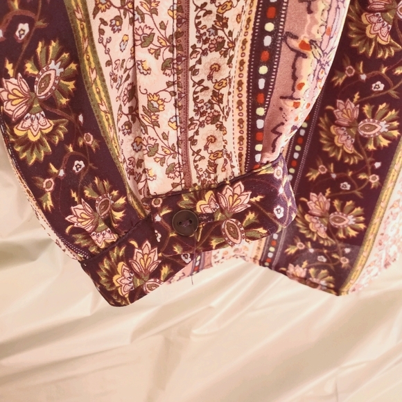 Violet & Claire Dress Blouse V Neck Tie Lapel Long Sleeve Button Wrist 091 - Picture 4 of 5